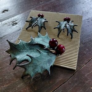 Vintage metal holiday holly brooch & post earrings set Natures Creations USA